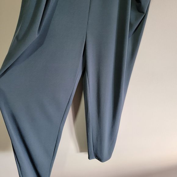 BCBGeneration Drape Pocket Jumpsuit Womens Size Medium Blue Sleeveless Stretchy - Picture 7 of 11